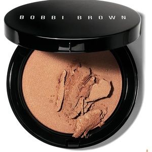 Bobbi Brown Illuminating Bronzing Powder in Aruba